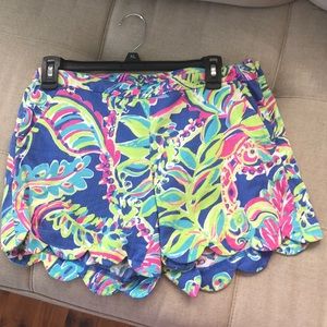 Lilly Pulitzer Scalloped Shorts Sz 4